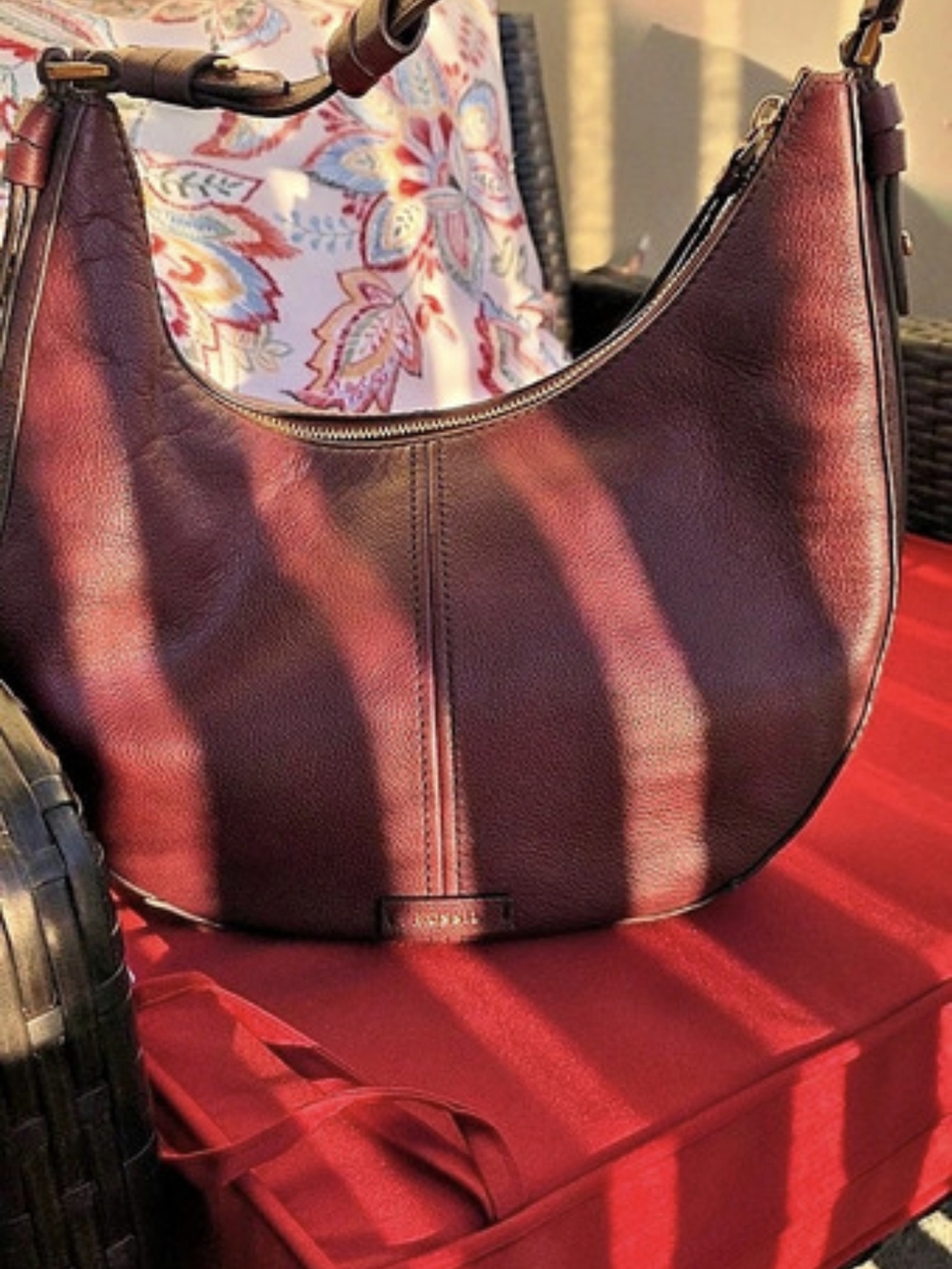 Fossil Hannah Pebbled Leather Crescent Shoulder Bag Wine Burgundy Hobo Purse